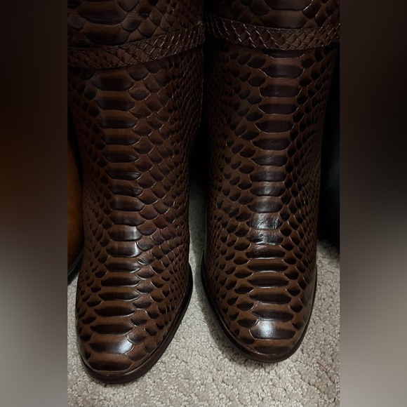 Over the knee boots - Picture 3 of 6